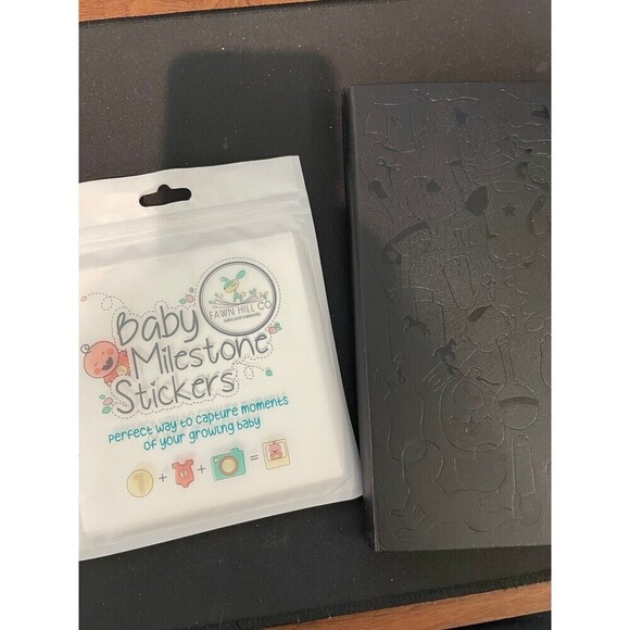 Baby milestone and journal bundle - Picture 1 of 9